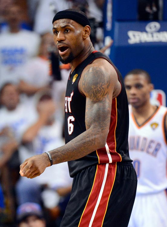 地上足球：梅西带队迈阿密夺冠，球王伟大无需多盐？（地上足球：梅西率迈阿密加冕，球王伟大无需赘述）