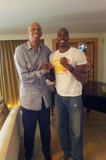 火箭哈登末节爆发连得15分（火箭哈登末节发威连砍15分）