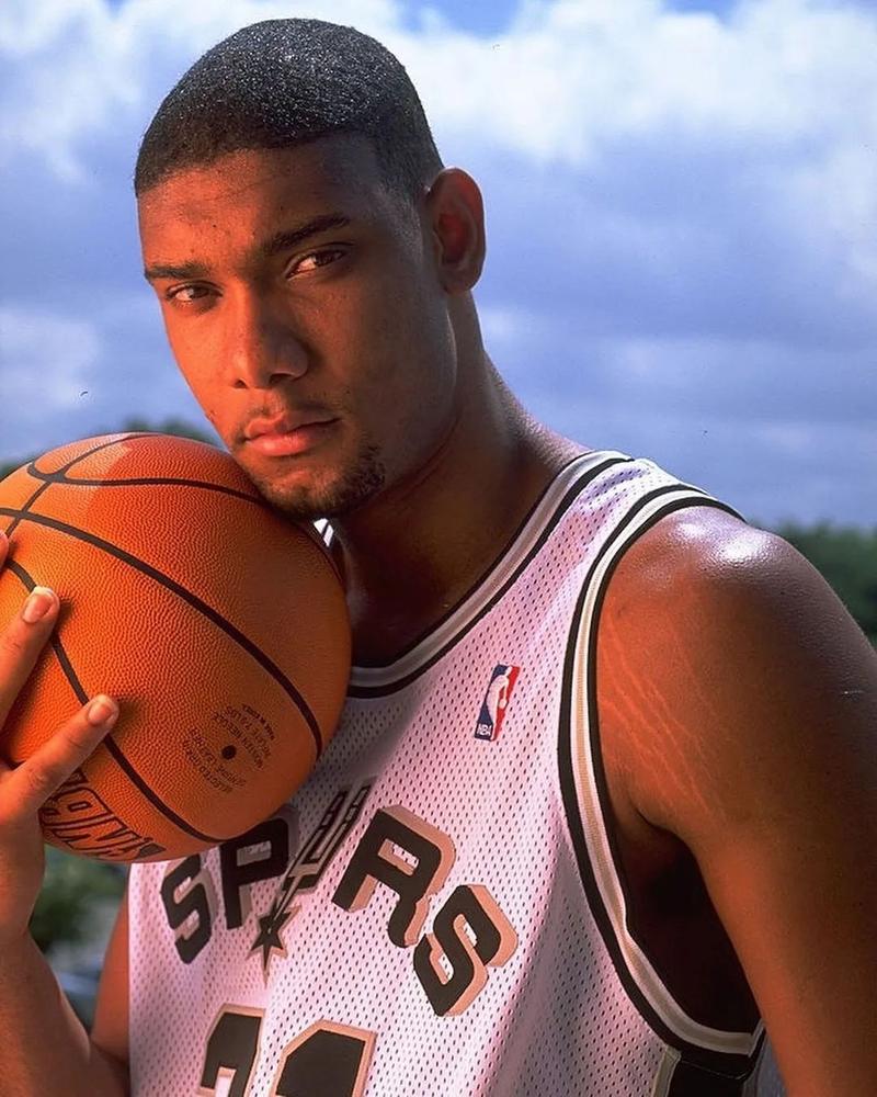 经纪人：若有球队有意圣地亚哥很正常，但他没离开米兰的想法（经纪人：球队青睐圣地亚哥属正常，他不考虑离开米兰）