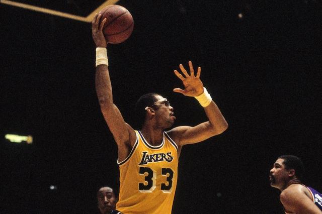 球队攻防数据创新高，赛季最佳表现（球队攻防双线飙升，赛季最佳状态）