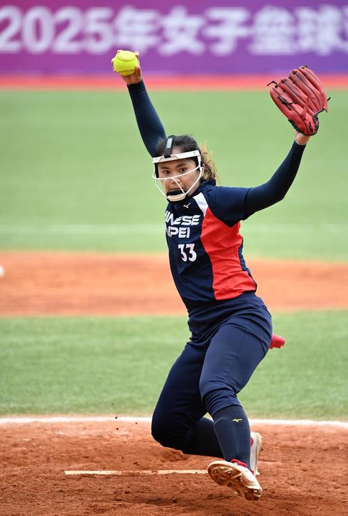 中超：上海海港主场4-1击败深圳队（中超联赛：上海海港主场4比1力克深圳队）