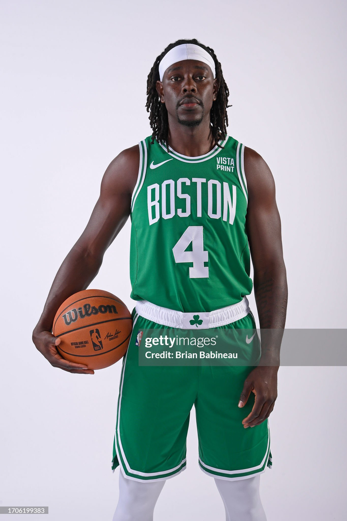 每体：巴萨内部对亚马尔每次客场都成为“头号公敌”感到担忧（每体：巴萨内部忧虑亚马尔在客场比赛屡成众矢之的）