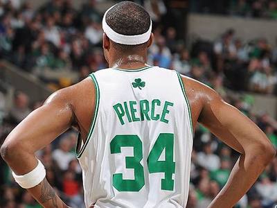 上海海港足球俱乐部举行2025赛季出征仪式（上海海港开启2025赛季征程，出征仪式启幕）