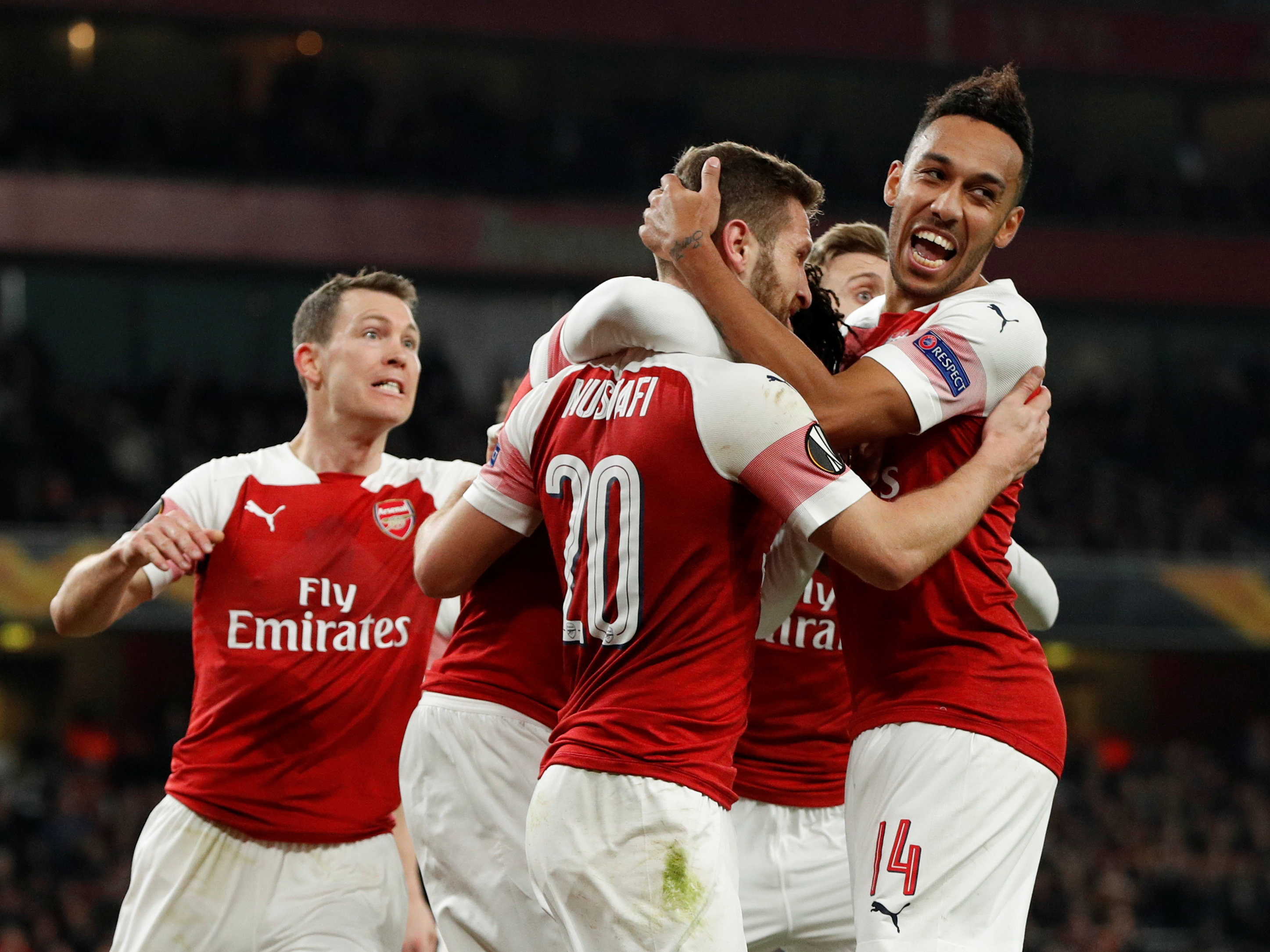 CBA杯八强出炉！沪粤巅峰对决 京辽疆爆冷出局！黑马全胜晋级（CBA杯八强揭晓：沪粤上演巅峰之战，京辽疆爆冷出局，黑马全胜晋级）