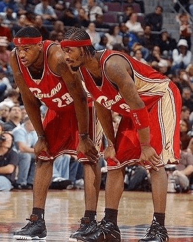 昔日水晶宫双星埃泽、奥利塞本赛季关键数据对比：后者均占优（埃泽vs奥利塞：本季关键数据对照，奥利塞全面领先）