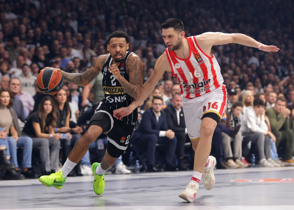 勒布朗·詹姆斯连续得分上双场次定格在1297场！NBA历史第一（詹姆斯连续得分上双纪录定格1297场，NBA历史第一）