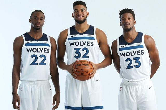 手感火热！字母哥单节再拿11分3篮板&雄鹿已领先29分（状态火爆！字母哥单节又砍11分3板，雄鹿领先已达29分）